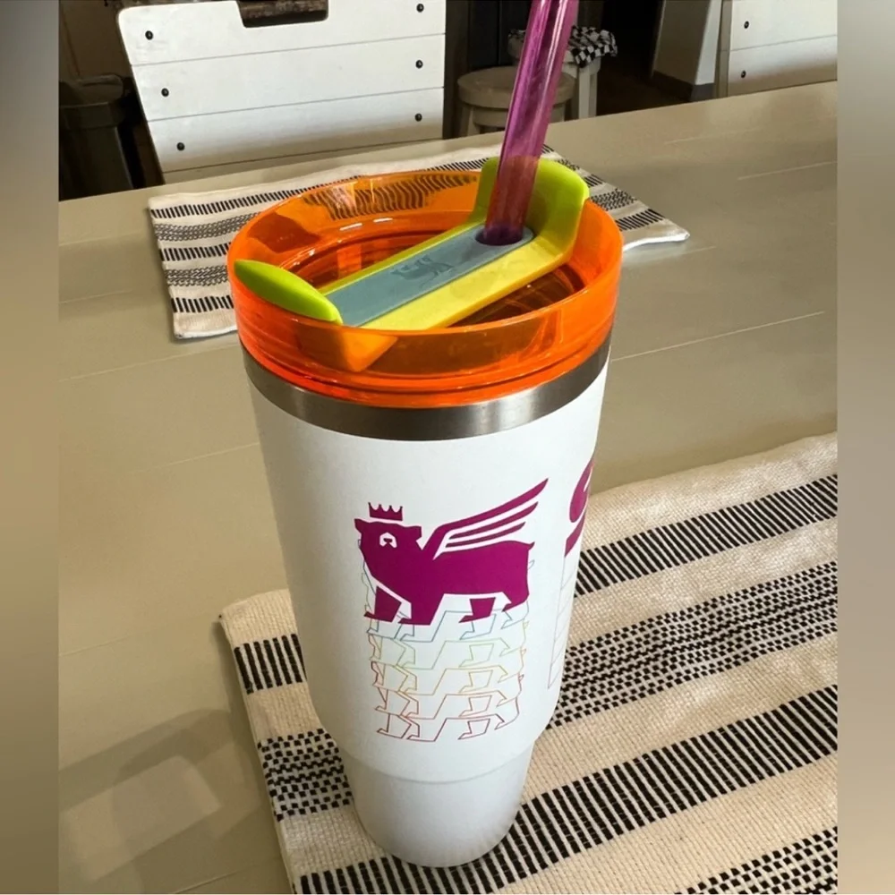 Stanley - Picture 3 of 3